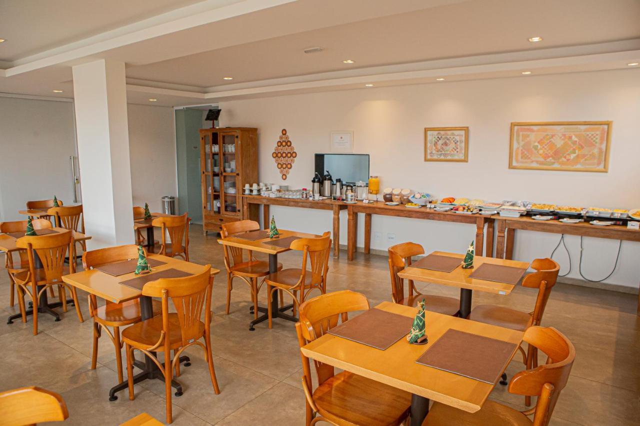 Prado Hotel أمبارو المظهر الخارجي الصورة