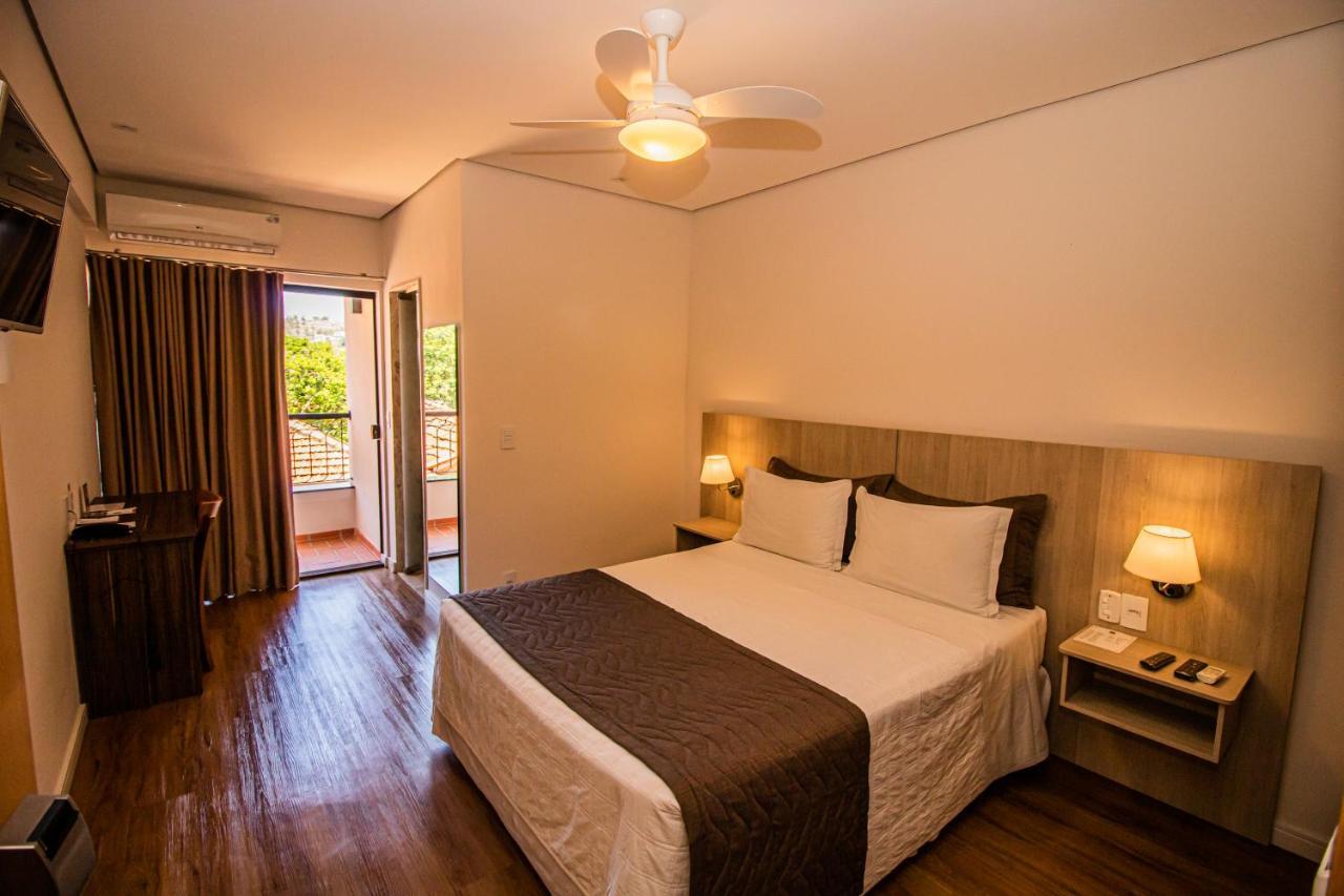 Prado Hotel أمبارو المظهر الخارجي الصورة