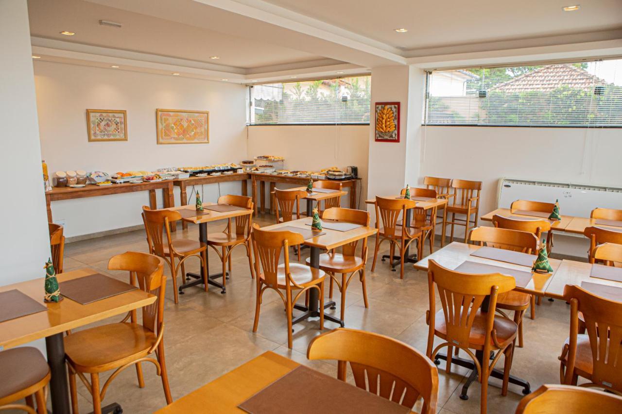 Prado Hotel أمبارو المظهر الخارجي الصورة