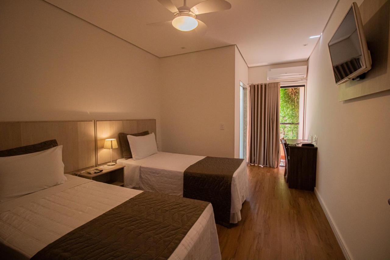 Prado Hotel أمبارو المظهر الخارجي الصورة