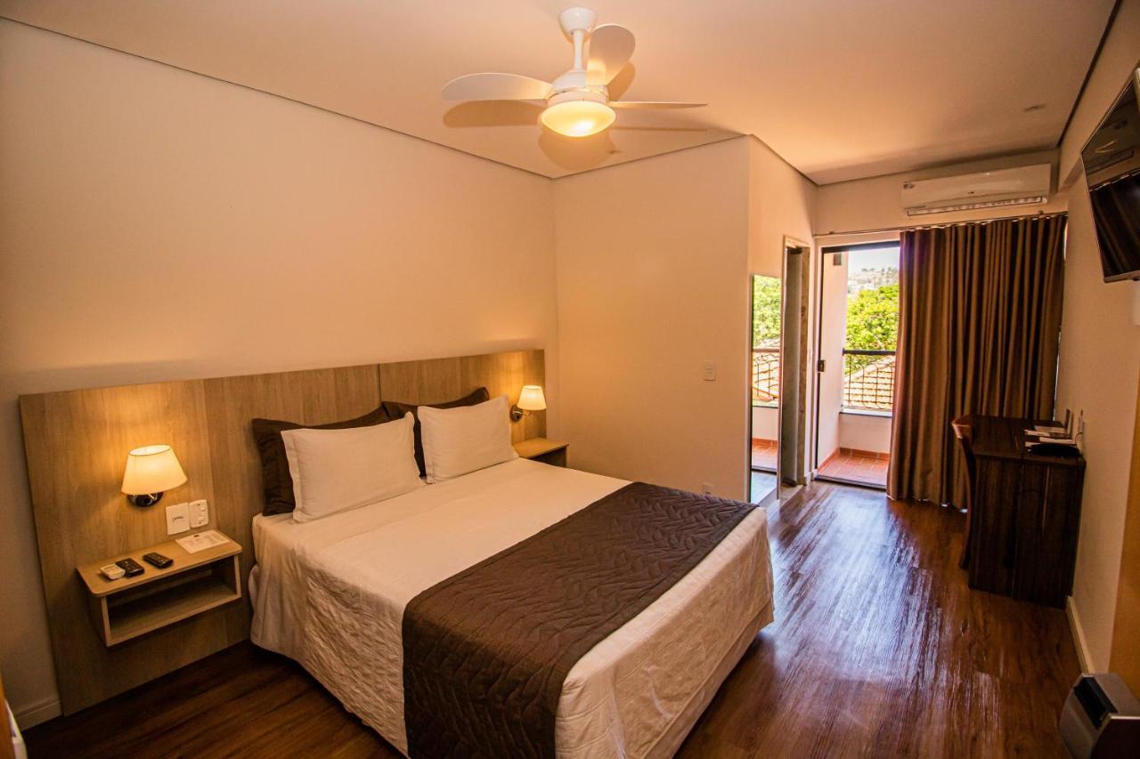 Prado Hotel أمبارو المظهر الخارجي الصورة