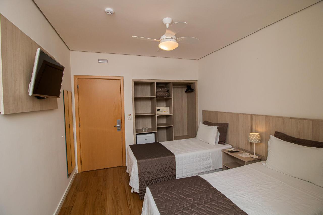 Prado Hotel أمبارو المظهر الخارجي الصورة